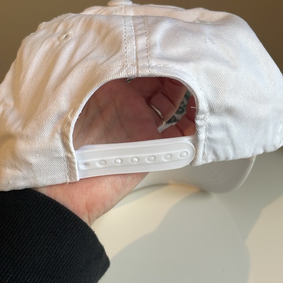 Two Hats - Picture 4 of 9